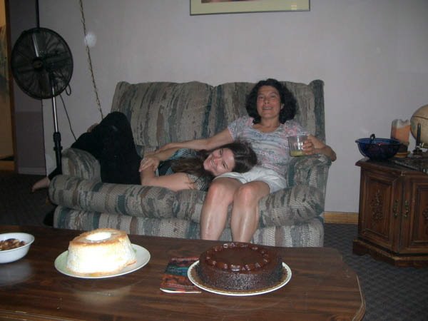 Agnes & Sara relax